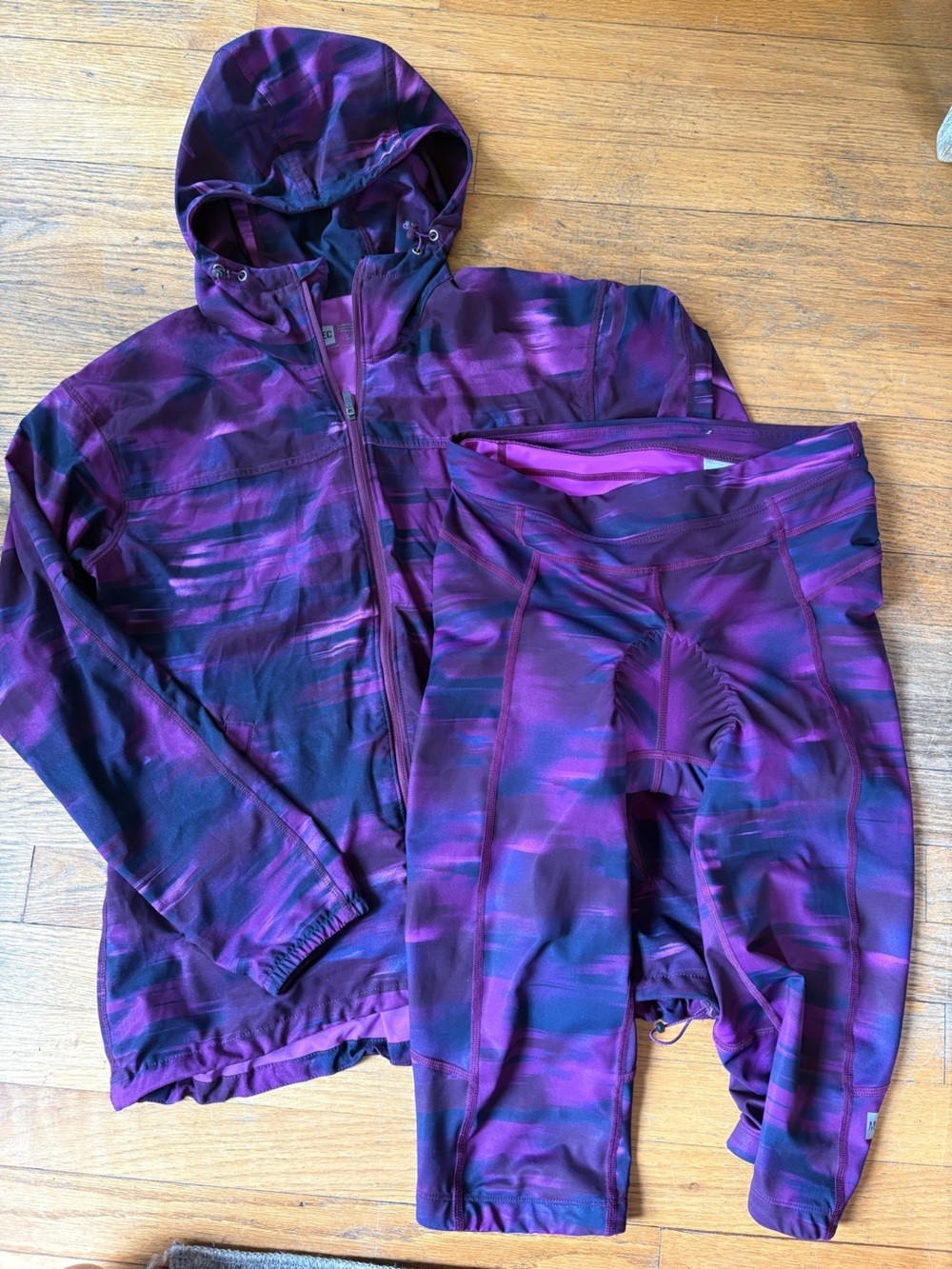 MEC jacket and short biking set
